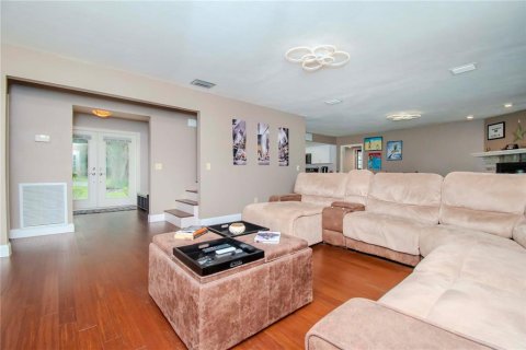 Casa en venta en Brandon, Florida, 5 dormitorios, 385.64 m2 № 1359349 - foto 6