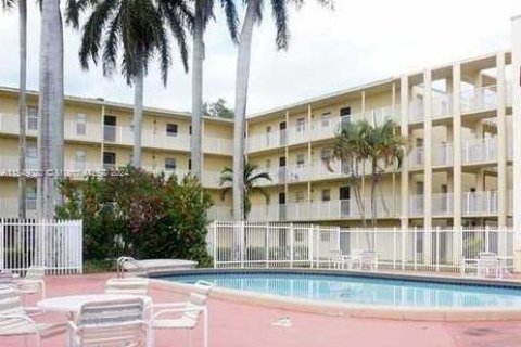 Copropriété à vendre à Lauderhill, Floride: 2 chambres, 89.09 m2 № 1059522 - photo 2