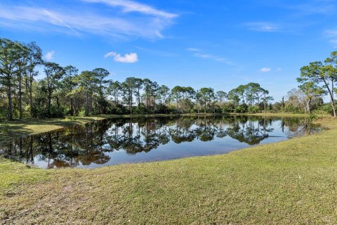 House in Palm City, Florida 4 bedrooms, 203.27 sq.m. № 1210610 - photo 17