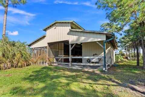 House in Palm City, Florida 4 bedrooms, 203.27 sq.m. № 1210610 - photo 23