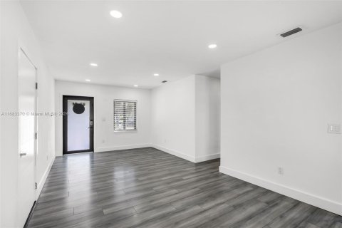 Casa en venta en Miami, Florida, 3 dormitorios, 86.96 m2 № 1418227 - foto 8