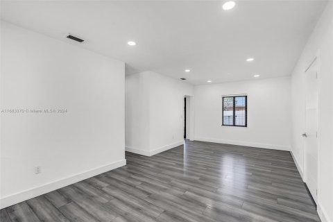 Casa en venta en Miami, Florida, 3 dormitorios, 86.96 m2 № 1418227 - foto 7