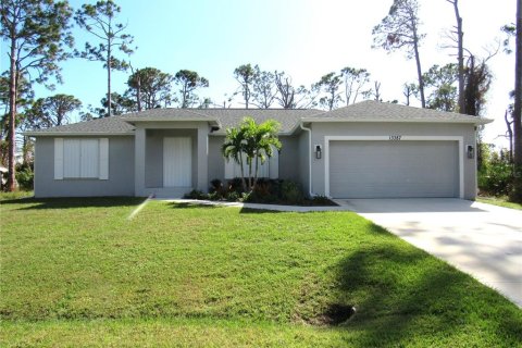 House in Port Charlotte, Florida 3 bedrooms, 152.36 sq.m. № 1430629 - photo 30