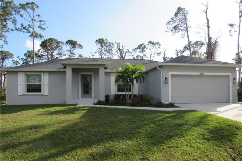 House in Port Charlotte, Florida 3 bedrooms, 152.36 sq.m. № 1430629 - photo 1