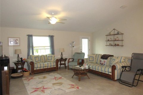 House in Port Charlotte, Florida 3 bedrooms, 152.36 sq.m. № 1430629 - photo 6