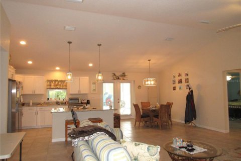 House in Port Charlotte, Florida 3 bedrooms, 152.36 sq.m. № 1430629 - photo 3