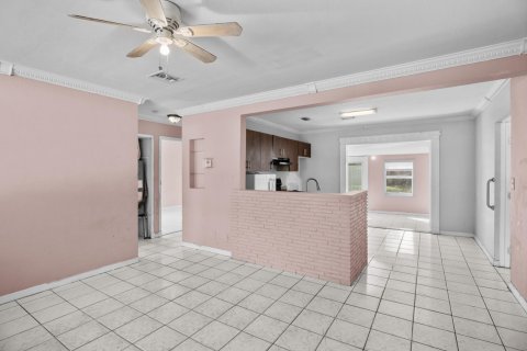 House in Fort Lauderdale, Florida 4 bedrooms, 142.33 sq.m. № 1029593 - photo 25