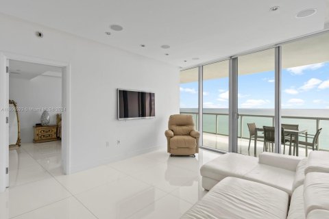Copropriété à vendre à Sunny Isles Beach, Floride: 1 chambre, 107.86 m2 № 1227527 - photo 12