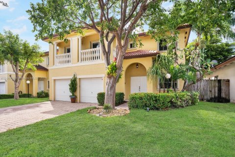 Casa en venta en Miami, Florida, 5 dormitorios, 254.55 m2 № 1384081 - foto 2