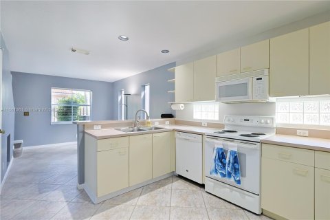 Casa en venta en Coconut Creek, Florida, 3 dormitorios, 175.77 m2 № 1384111 - foto 10