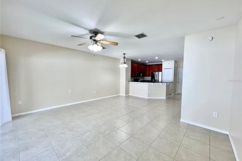 Touwnhouse à louer à Tampa, Floride: 3 chambres, 130.99 m2 № 1373073 - photo 16