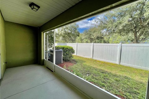 Touwnhouse à louer à Tampa, Floride: 3 chambres, 130.99 m2 № 1373073 - photo 7