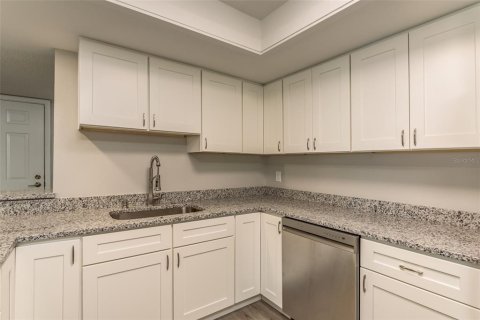 Condo in Seminole, Florida, 2 bedrooms  № 1373040 - photo 10