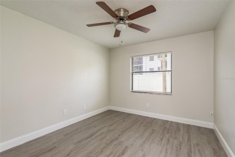 Condo in Seminole, Florida, 2 bedrooms  № 1373040 - photo 21