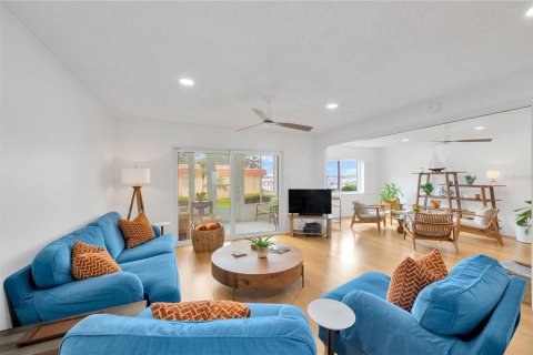 Copropriété à vendre à Bradenton, Floride: 2 chambres, 113.43 m2 № 1377834 - photo 22