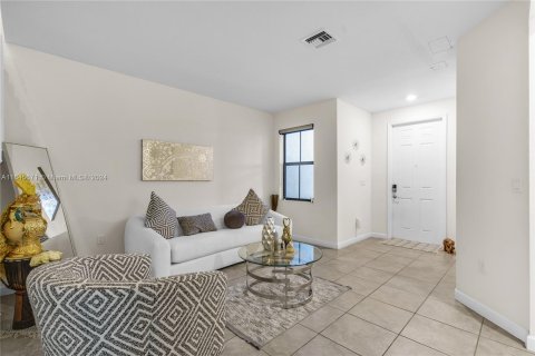 Touwnhouse à vendre à Hialeah, Floride: 3 chambres, 158.58 m2 № 1328874 - photo 10