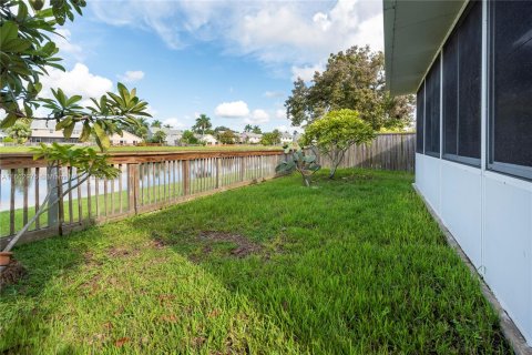 Villa ou maison à vendre à Sunrise, Floride: 3 chambres, 128.39 m2 № 1377210 - photo 3