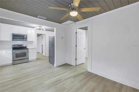 Villa ou maison à vendre à Tampa, Floride: 3 chambres, 70.61 m2 № 1344555 - photo 2