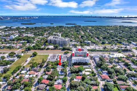 Propiedad comercial en venta en Miami, Florida № 1072285 - foto 3