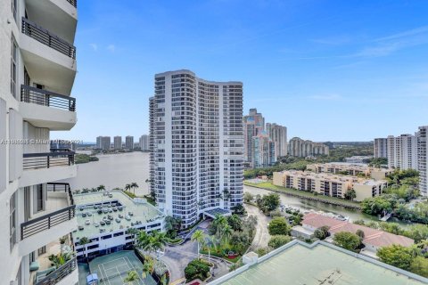 Copropriété à vendre à Aventura, Floride: 2 chambres, 125.7 m2 № 1385659 - photo 2