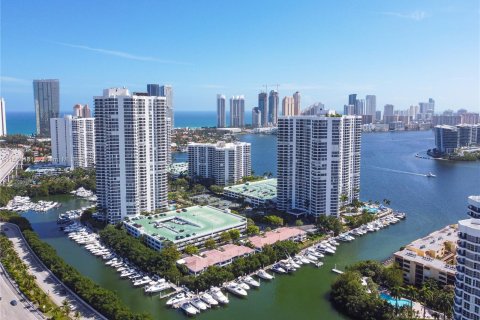 Condominio en venta en Aventura, Florida, 2 dormitorios, 125.7 m2 № 1385659 - foto 6