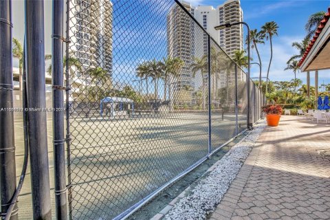 Condominio en venta en Aventura, Florida, 2 dormitorios, 125.7 m2 № 1385659 - foto 12