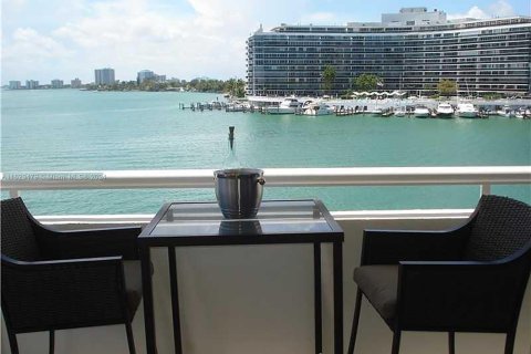 Copropriété à vendre à Miami Beach, Floride: 2 chambres, 105.17 m2 № 1385572 - photo 3