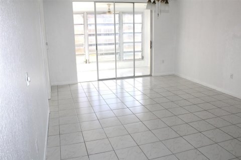 Copropriété à vendre à Sunrise, Floride: 2 chambres, 78.97 m2 № 1047963 - photo 22