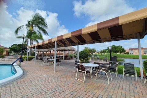 Condo in Sunrise, Florida, 2 bedrooms  № 1047963 - photo 6