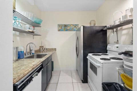 Condo in Hollywood, Florida, 2 bedrooms  № 1080778 - photo 5