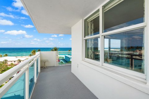 Copropriété à vendre à Hollywood, Floride: 2 chambres, 133.78 m2 № 1080778 - photo 13