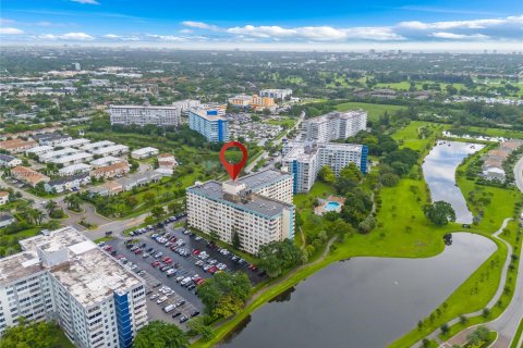 Condominio en venta en Hollywood, Florida, 1 dormitorio, 78.41 m2 № 1348839 - foto 2