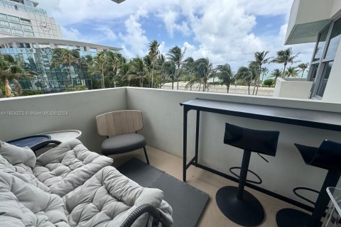 Copropriété à louer à Miami Beach, Floride: 55.74 m2 № 1348886 - photo 1