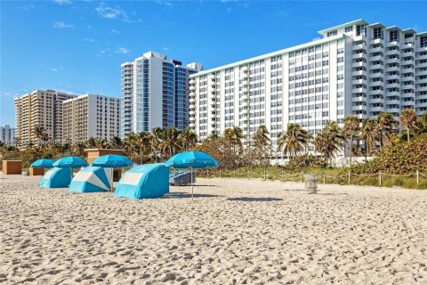 Copropriété à louer à Miami Beach, Floride: 55.74 m2 № 1348886 - photo 29