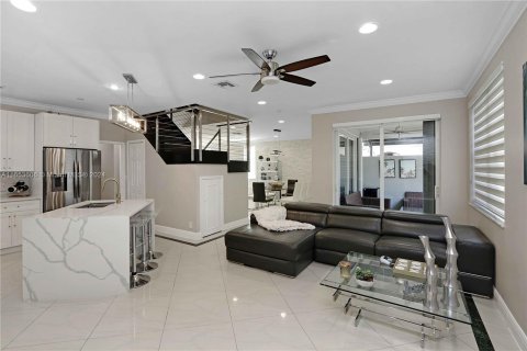 Villa ou maison à vendre à Pembroke Pines, Floride: 4 chambres, 212.93 m2 № 1348836 - photo 6