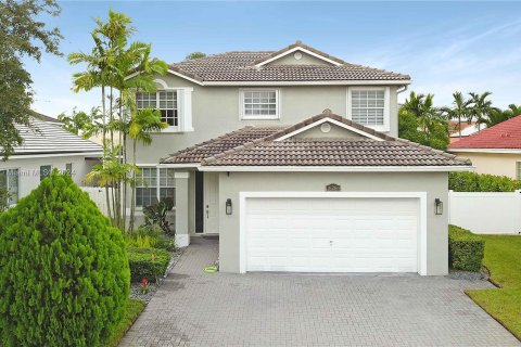 Casa en venta en Pembroke Pines, Florida, 4 dormitorios, 212.93 m2 № 1348836 - foto 1