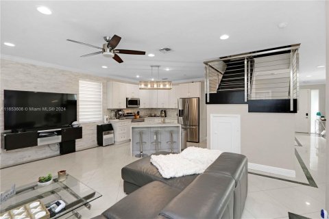 Villa ou maison à vendre à Pembroke Pines, Floride: 4 chambres, 212.93 m2 № 1348836 - photo 5