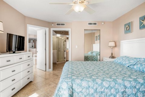 Купить кондоминиум в Хатчинсон-Айленд-Саут, Флорида 2 спальни, 116.78м2, № 1093275 - фото 21