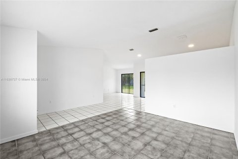 Casa en venta en Miami, Florida, 3 dormitorios, 120.22 m2 № 1306339 - foto 8