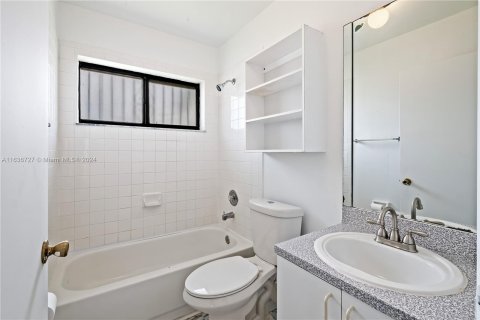 Casa en venta en Miami, Florida, 3 dormitorios, 120.22 m2 № 1306339 - foto 22