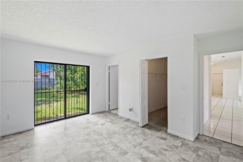 Villa ou maison à vendre à Miami, Floride: 3 chambres, 120.22 m2 № 1306339 - photo 17