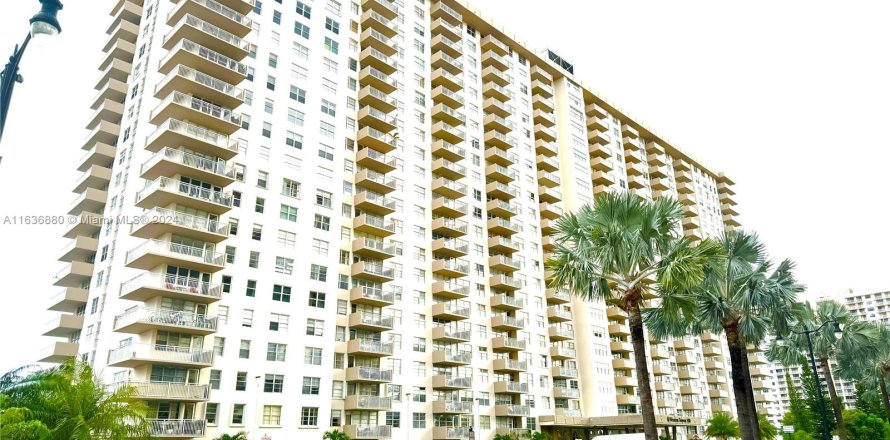 Condo à Sunny Isles Beach, Floride, 2 chambres  № 1306340