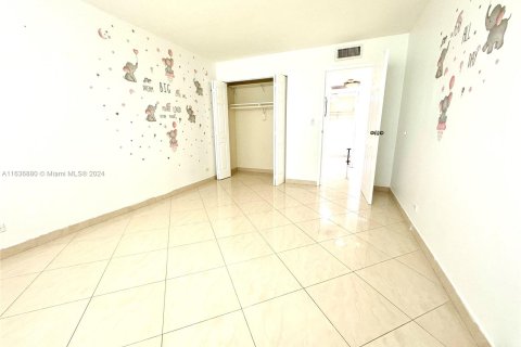 Copropriété à vendre à Sunny Isles Beach, Floride: 2 chambres, 118.45 m2 № 1306340 - photo 20