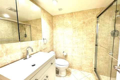 Condo in Sunny Isles Beach, Florida, 2 bedrooms  № 1306340 - photo 19