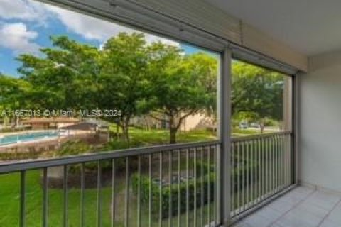 Copropriété à vendre à Pembroke Pines, Floride: 2 chambres, 110.74 m2 № 1381602 - photo 5