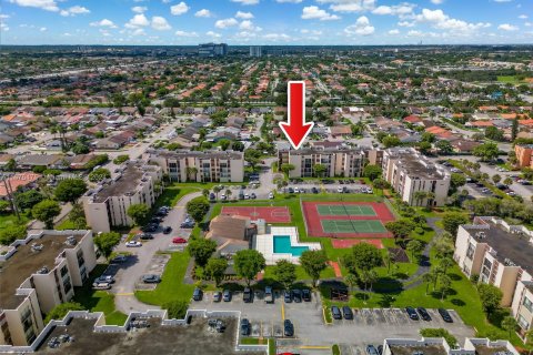 Condominio en venta en Miami, Florida, 3 dormitorios, 117.61 m2 № 1401377 - foto 23