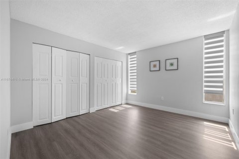 Copropriété à vendre à Miami, Floride: 3 chambres, 117.61 m2 № 1401377 - photo 20