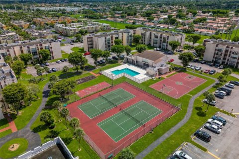 Condo in Miami, Florida, 3 bedrooms  № 1401377 - photo 25