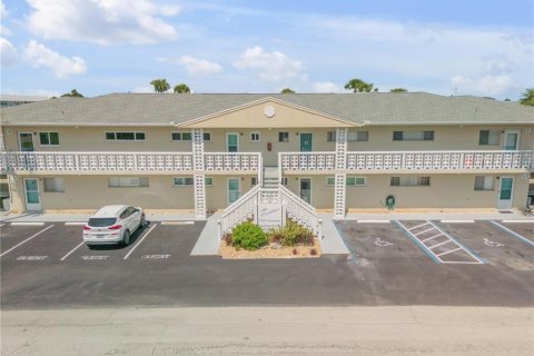 Copropriété à vendre à New Smyrna Beach, Floride: 1 chambre, 62.24 m2 № 1379528 - photo 4