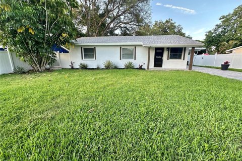 House in Sarasota, Florida 3 bedrooms, 120.49 sq.m. № 1354435 - photo 3